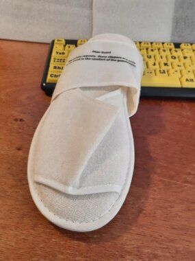 NEW Wrap ! Hotels & Resort House Slipper White